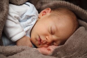 昼寝すると夜寝れない理由と対策は？