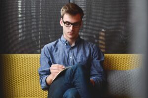 不眠に悩むフリーランスが眠れない時に試すべき対策は？