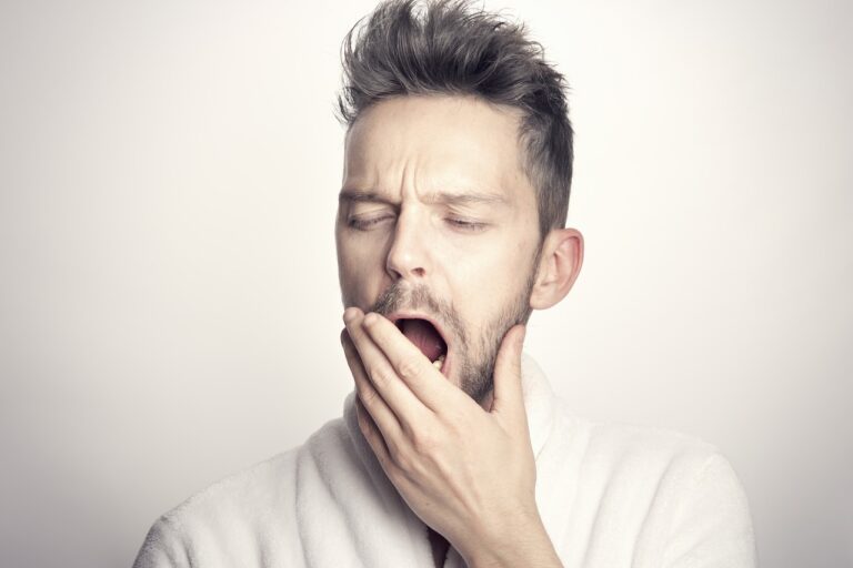 不眠症が学業に与える影響とは？